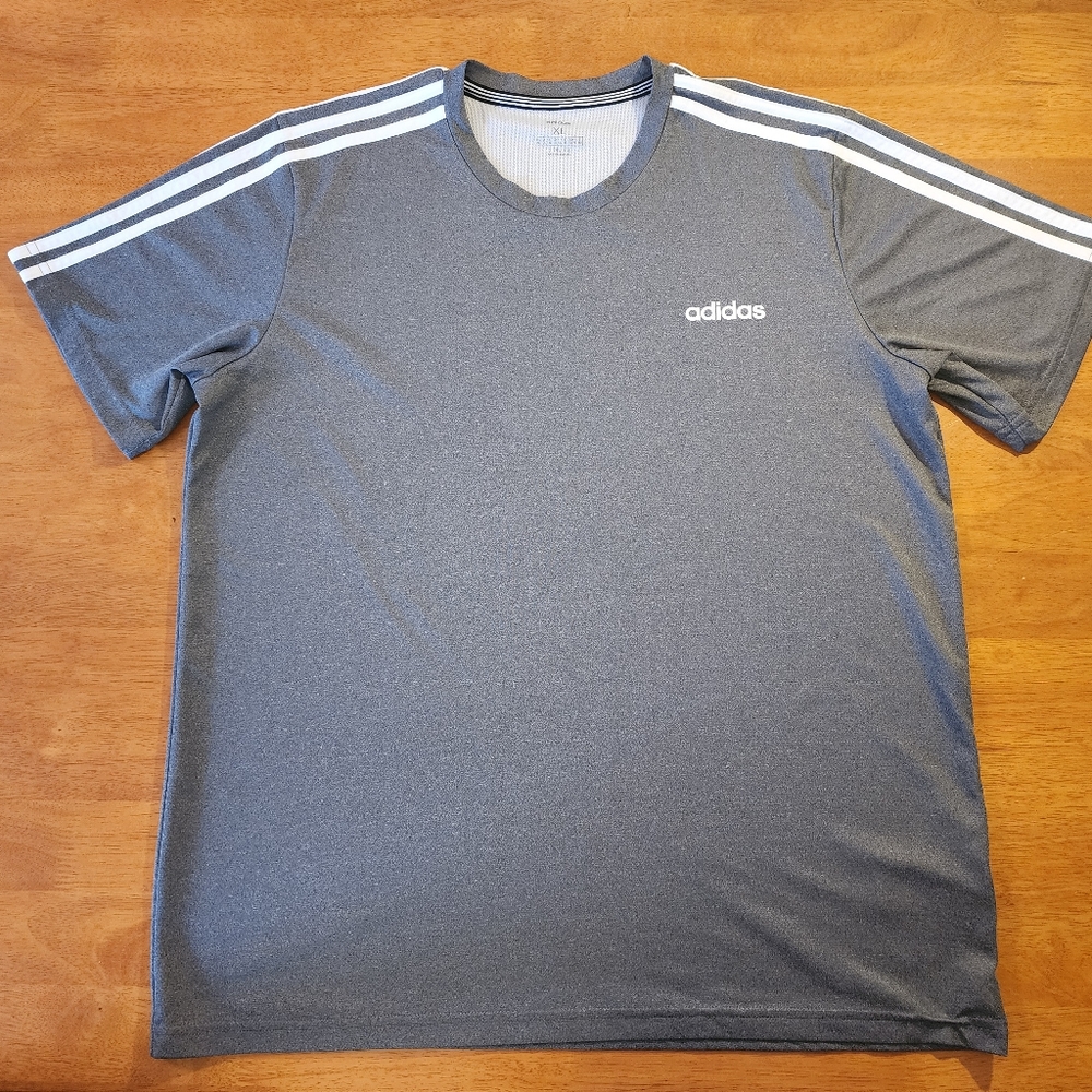 Mens XL Adidas Grey and white short sleeve Climalite tee. Perfect Condition!